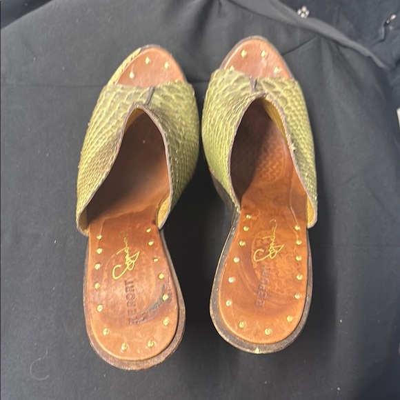 Report Signature Green Mules with Textured Upper - Picture 2 of 3